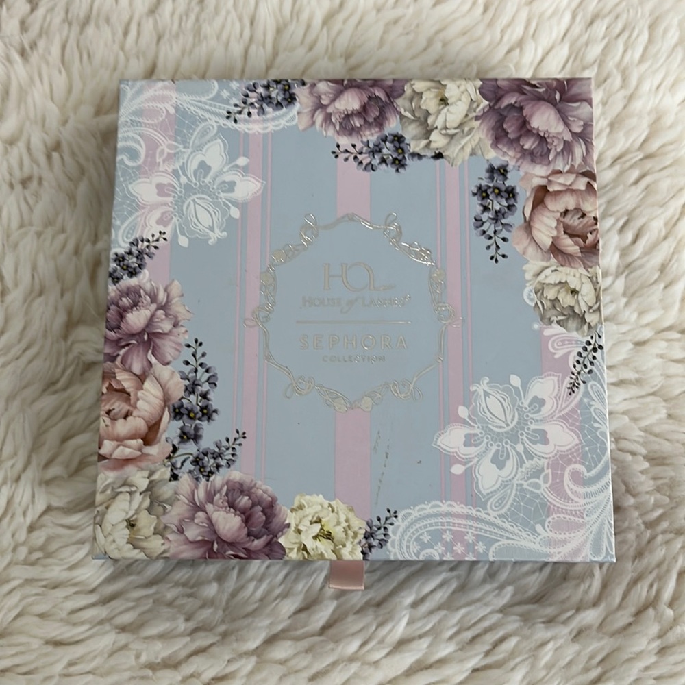 Sephora Collection x House of Lashes Versailles Palette